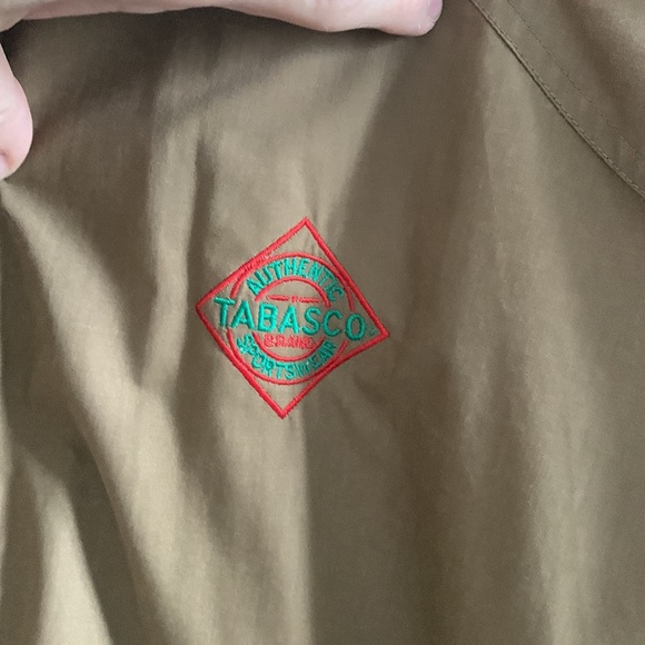 Tabasco label. XXL please read label for material.Breathable air for armpits - Picture 3 of 4